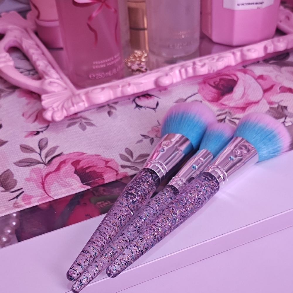 NWOT 3 piece SLMISSGLAM brushes - Picture 2 of 3